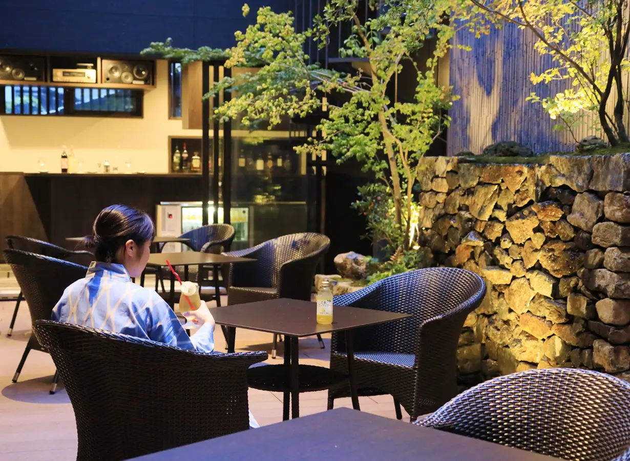 そよ風と緑に抱かれ、せせらぎに癒される