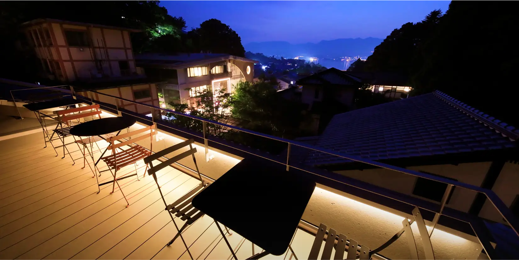 そよ風と緑に抱かれ、せせらぎに癒される