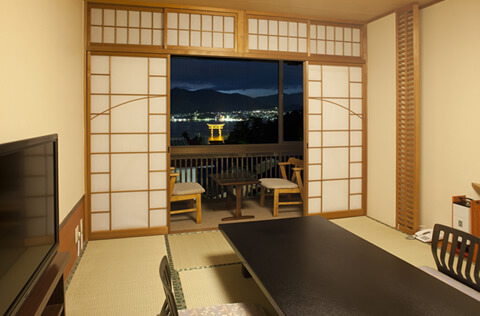 厳島神社大鳥居が見える部屋（夜景）