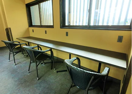 Free space (with power outlets)