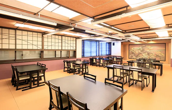 和の趣を感じる広々とした宴会場