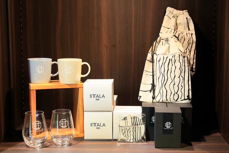 マグカップやガラスのカップ・巾着などの商品